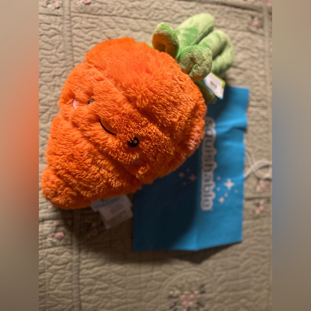 20 inch SQUISHABLE BRANDED JUMBO CARROT 🥕 NWT